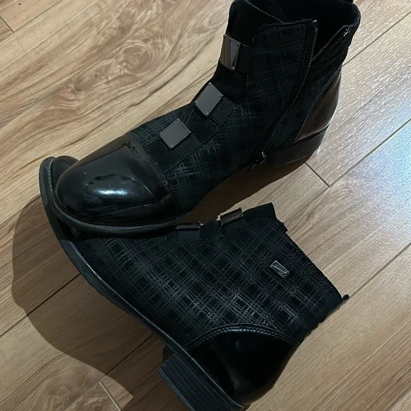 Cute boots - Picture 5 of 10